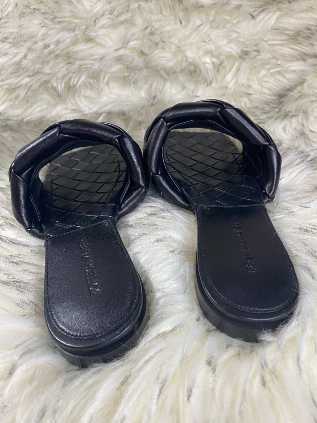 Preloved Bottega Veneta Lido Flat Sandals