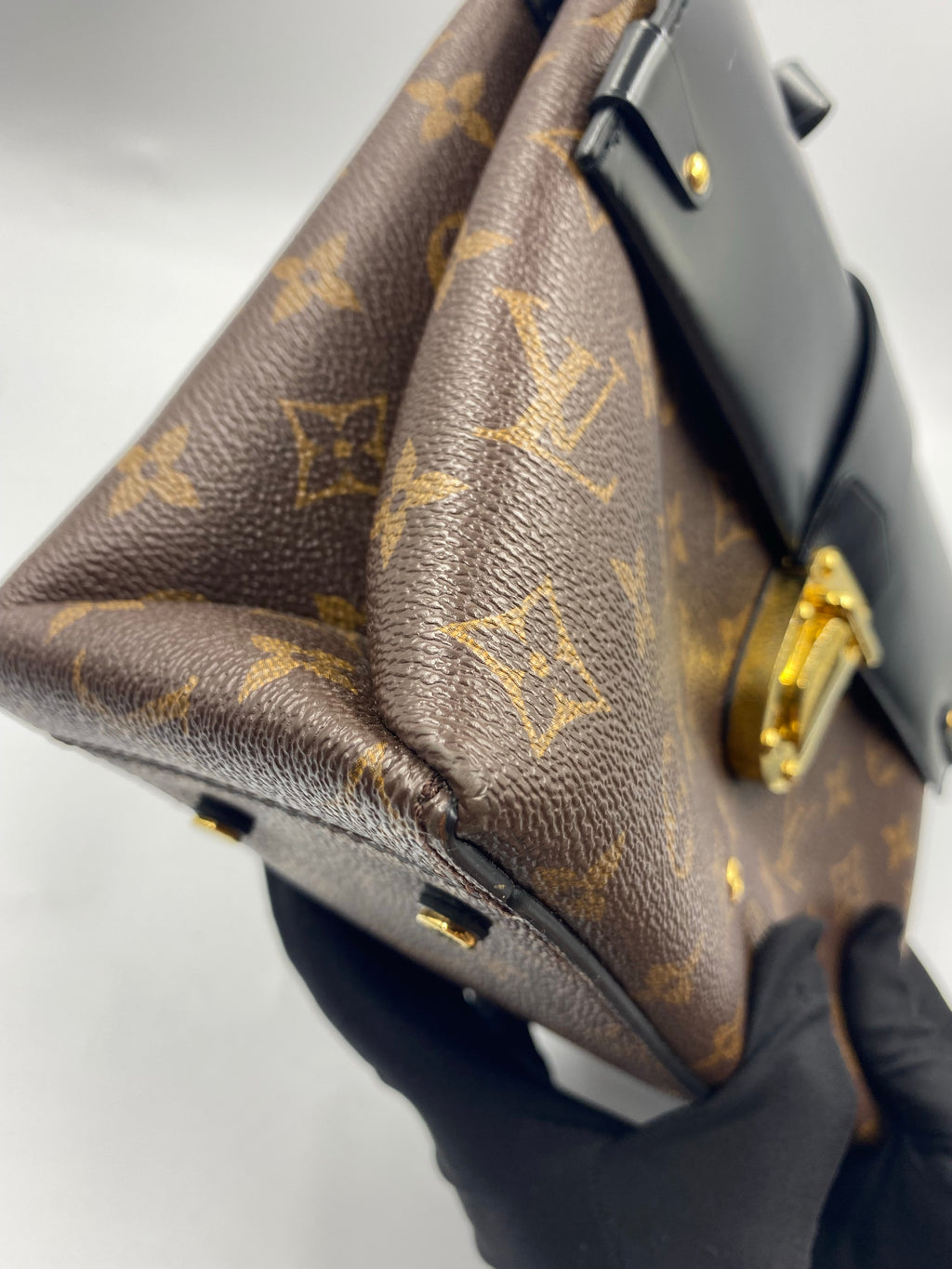 Louis Vuitton Black Monogram Canvas and Leather One Handle Flap MM Bag For  Sale at 1stDibs