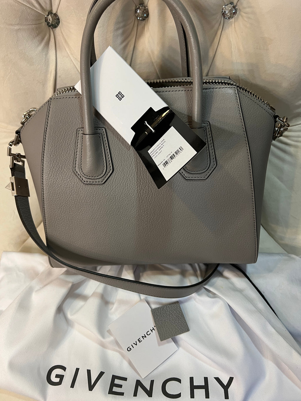 Givenchy antigona 2025 medium gray