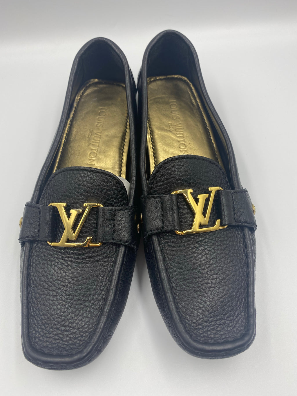 Unused/Restored Sole Louis Vuitton Loafers For Women