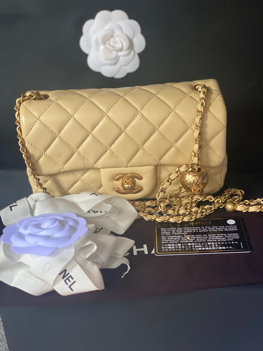 Chanel Lambskin Quilted CC Pearl Crush Square Mini Flap Black – Weluxe  Designer Resale Inc.