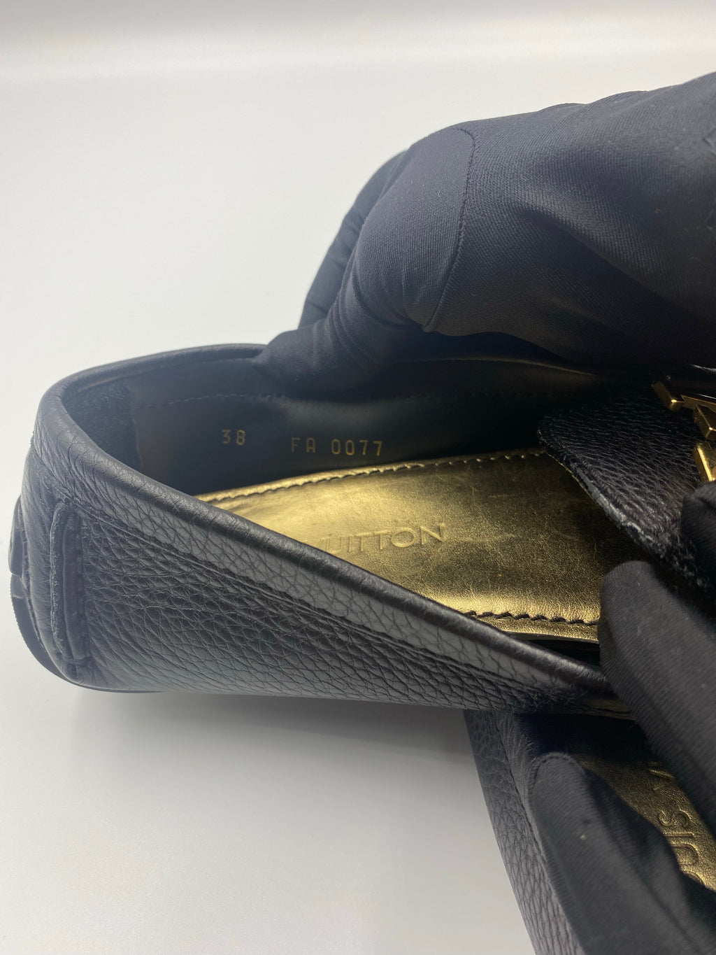 Unused/Restored Sole Louis Vuitton Loafers For Women